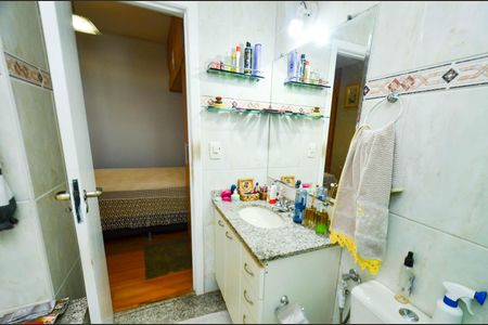 Apartamento à venda com 212m², 4 quartos e 3 vagas Apartamento à venda com 212m², 4 quartos e 3 vagasBanheiro suite2