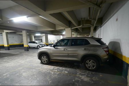 Apartamento à venda com 212m², 4 quartos e 3 vagas Apartamento à venda com 212m², 4 quartos e 3 vagasGaragem