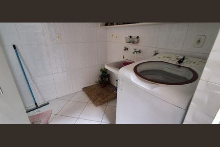 Casa à venda com 220m², 3 quartos e 2 vagas Casa à venda com 220m², 3 quartos e 2 vagasÁrea de Serviço