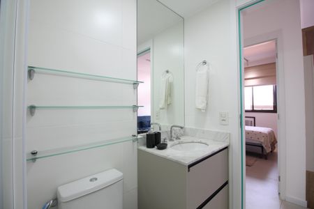 Apartamento à venda com 65m², 2 quartos e 1 vagaBanheiro Social