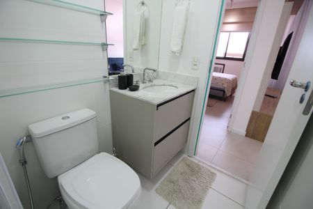 Apartamento à venda com 65m², 2 quartos e 1 vagaBanheiro Social