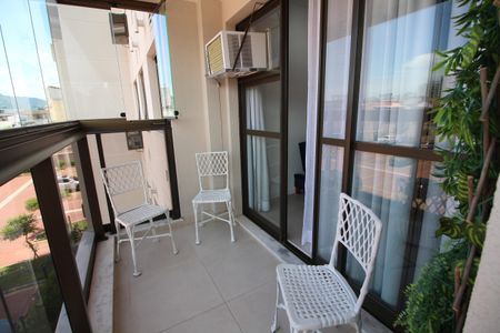 Apartamento à venda com 65m², 2 quartos e 1 vagaVaranda