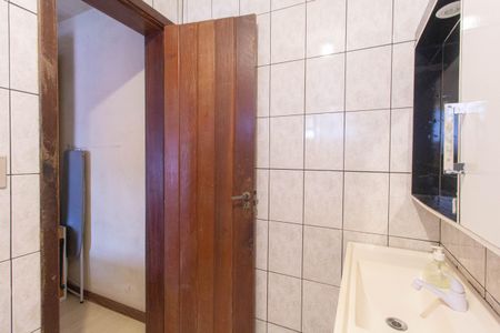 Casa à venda com 450m², 2 quartos e 3 vagasBanheiro da Suíte