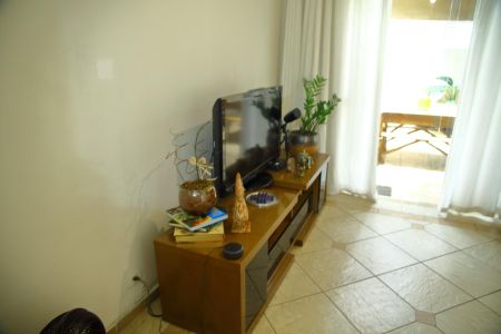 Casa à venda com 250m², 3 quartos e 2 vagasSala