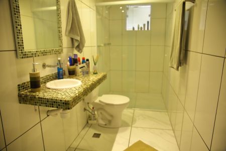 Casa à venda com 250m², 3 quartos e 2 vagasBanheiro 2