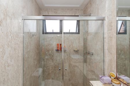 Apartamento à venda com 275m², 4 quartos e 7 vagasBanheiro da Suíte 2