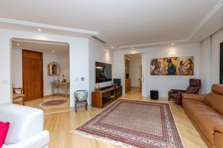 Apartamento à venda com 275m², 4 quartos e 7 vagasSala