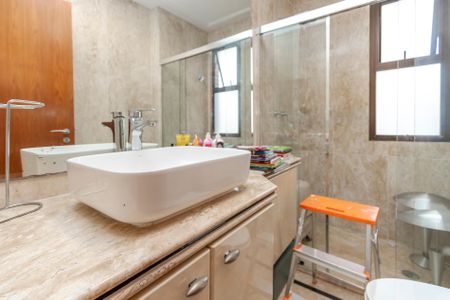 Apartamento à venda com 275m², 4 quartos e 7 vagasBanheiro da Suíte 4