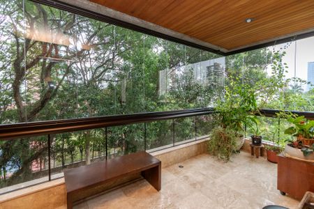 Apartamento à venda com 275m², 4 quartos e 7 vagasVaranda da Sala