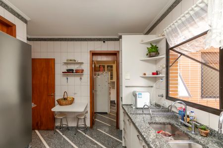 Apartamento à venda com 275m², 4 quartos e 7 vagasCozinha