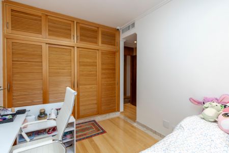 Apartamento à venda com 275m², 4 quartos e 7 vagasSuíte 3