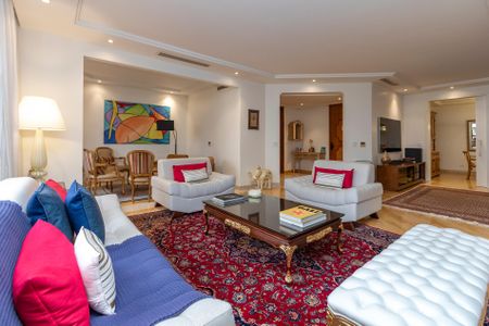 Apartamento à venda com 275m², 4 quartos e 7 vagasSala