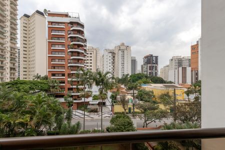 Apartamento à venda com 275m², 4 quartos e 7 vagasVaranda da Suíte 1