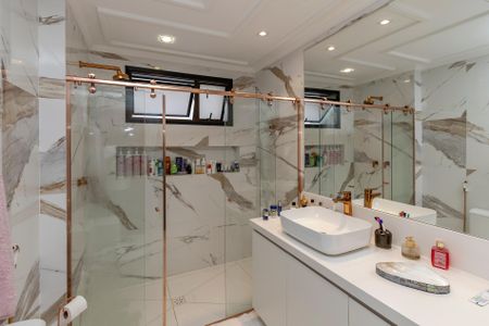 Apartamento à venda com 275m², 4 quartos e 7 vagasBanheiro da Suíte 1