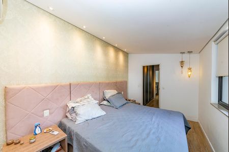 Casa à venda com 453m², 4 quartos e 2 vagas Casa à venda com 453m², 4 quartos e 2 vagasSuíte 1