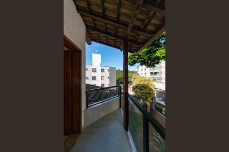 Casa à venda com 453m², 4 quartos e 2 vagas Casa à venda com 453m², 4 quartos e 2 vagasVaranda do Quarto 4