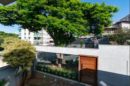 Casa à venda com 453m², 4 quartos e 2 vagas Casa à venda com 453m², 4 quartos e 2 vagasVaranda do Quarto 4