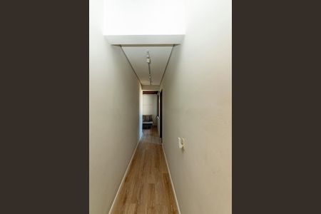 Casa à venda com 453m², 4 quartos e 2 vagas Casa à venda com 453m², 4 quartos e 2 vagasCorredor