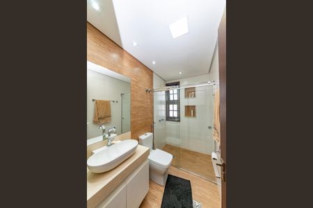 Casa à venda com 453m², 4 quartos e 2 vagas Casa à venda com 453m², 4 quartos e 2 vagasBanheiro Social