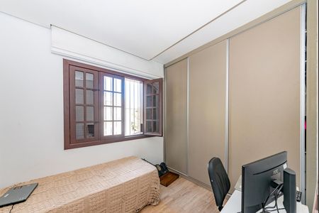 Casa à venda com 453m², 4 quartos e 2 vagas Casa à venda com 453m², 4 quartos e 2 vagasQuarto 3