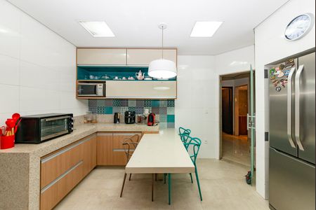 Casa à venda com 453m², 4 quartos e 2 vagas Casa à venda com 453m², 4 quartos e 2 vagasCozinha