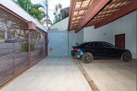 Casa à venda com 453m², 4 quartos e 2 vagas Casa à venda com 453m², 4 quartos e 2 vagasGaragem