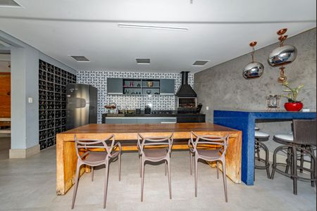 Casa à venda com 453m², 4 quartos e 2 vagas Casa à venda com 453m², 4 quartos e 2 vagasVaranda gourmet