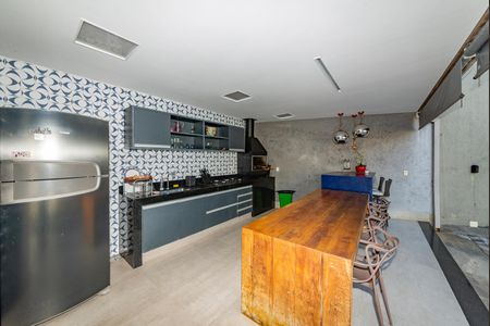 Casa à venda com 453m², 4 quartos e 2 vagas Casa à venda com 453m², 4 quartos e 2 vagasVaranda gourmet