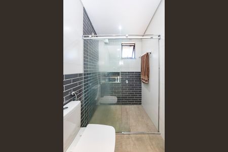 Casa à venda com 453m², 4 quartos e 2 vagas Casa à venda com 453m², 4 quartos e 2 vagasBanheiro da Suíte 1