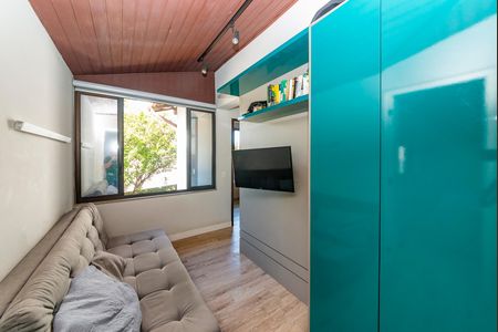 Casa à venda com 453m², 4 quartos e 2 vagas Casa à venda com 453m², 4 quartos e 2 vagasSala 4