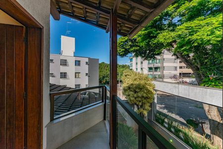 Casa à venda com 453m², 4 quartos e 2 vagas Casa à venda com 453m², 4 quartos e 2 vagasVaranda do Quarto 4