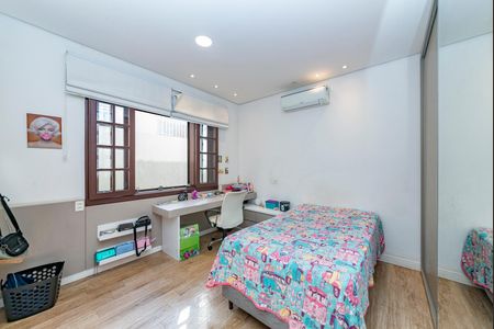 Casa à venda com 453m², 4 quartos e 2 vagas Casa à venda com 453m², 4 quartos e 2 vagasSuíte 2