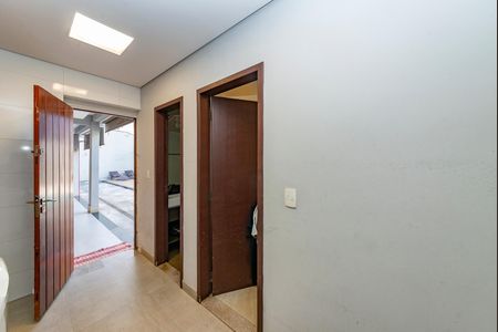 Casa à venda com 453m², 4 quartos e 2 vagas Casa à venda com 453m², 4 quartos e 2 vagasÁrea de Serviço