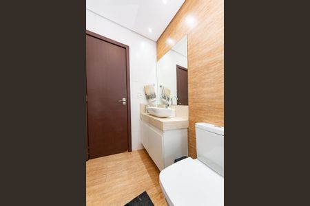 Casa à venda com 453m², 4 quartos e 2 vagas Casa à venda com 453m², 4 quartos e 2 vagasBanheiro Social