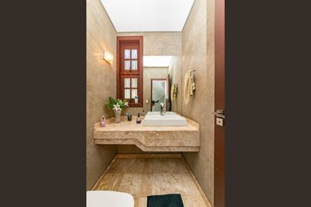 Casa à venda com 453m², 4 quartos e 2 vagas Casa à venda com 453m², 4 quartos e 2 vagasLavabo