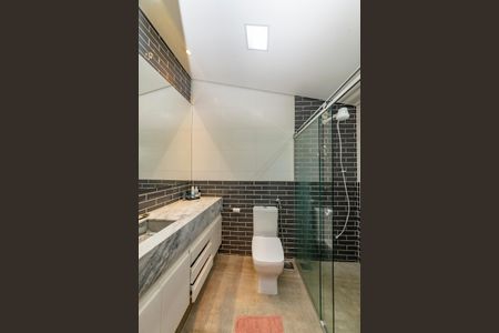 Casa à venda com 453m², 4 quartos e 2 vagas Casa à venda com 453m², 4 quartos e 2 vagasBanheiro da Suíte 1