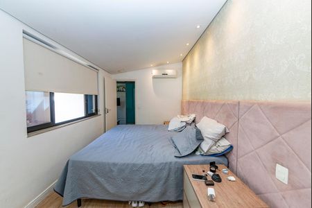 Casa à venda com 453m², 4 quartos e 2 vagas Casa à venda com 453m², 4 quartos e 2 vagasSuíte 1