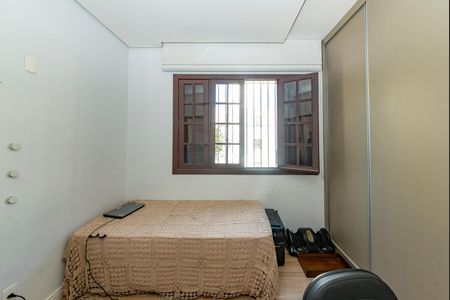 Casa à venda com 453m², 4 quartos e 2 vagas Casa à venda com 453m², 4 quartos e 2 vagasQuarto 3