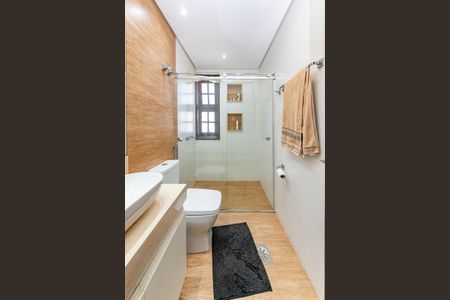 Casa à venda com 453m², 4 quartos e 2 vagas Casa à venda com 453m², 4 quartos e 2 vagasBanheiro Social