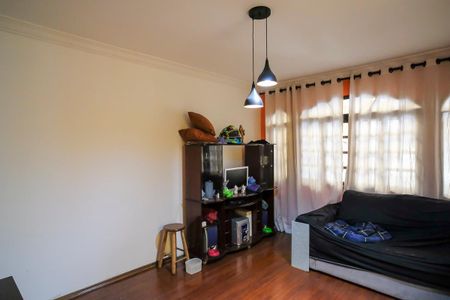 Casa à venda com 170m², 3 quartos e 2 vagasSala