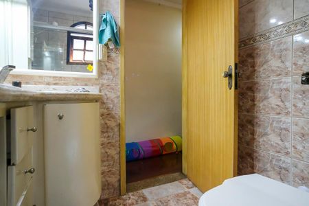 Casa à venda com 170m², 3 quartos e 2 vagasBanheiro