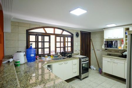 Casa à venda com 170m², 3 quartos e 2 vagasCozinha