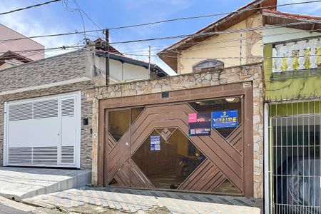 Casa à venda com 170m², 3 quartos e 2 vagasFachada + plaquinha