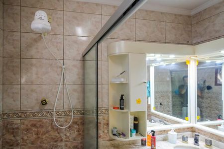 Casa à venda com 170m², 3 quartos e 2 vagasBanheiro