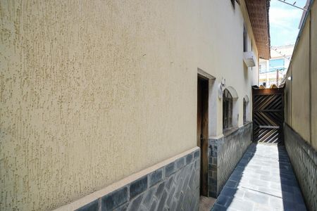 Casa à venda com 170m², 3 quartos e 2 vagasCorredor