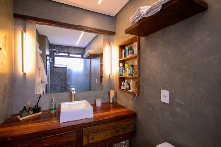 Apartamento à venda com 165m², 4 quartos e 3 vagasBanheiro do Quarto 2