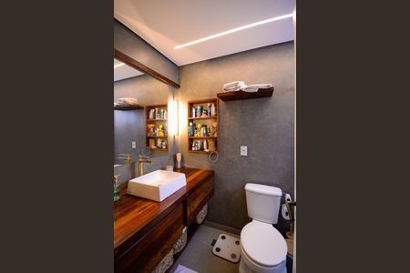 Apartamento à venda com 165m², 4 quartos e 3 vagasBanheiro do Quarto 2