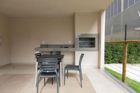 Apartamento para alugar com 33m², 2 quartos e sem vagaÁrea comum - Churrasqueira