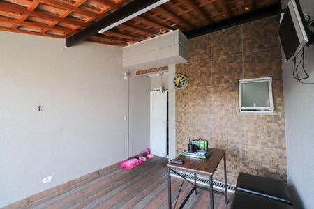 Casa à venda com 184m², 2 quartos e 2 vagas Casa à venda com 184m², 2 quartos e 2 vagasVaranda