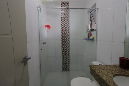 Casa à venda com 184m², 2 quartos e 2 vagas Casa à venda com 184m², 2 quartos e 2 vagasBanheiro da Suíte 1